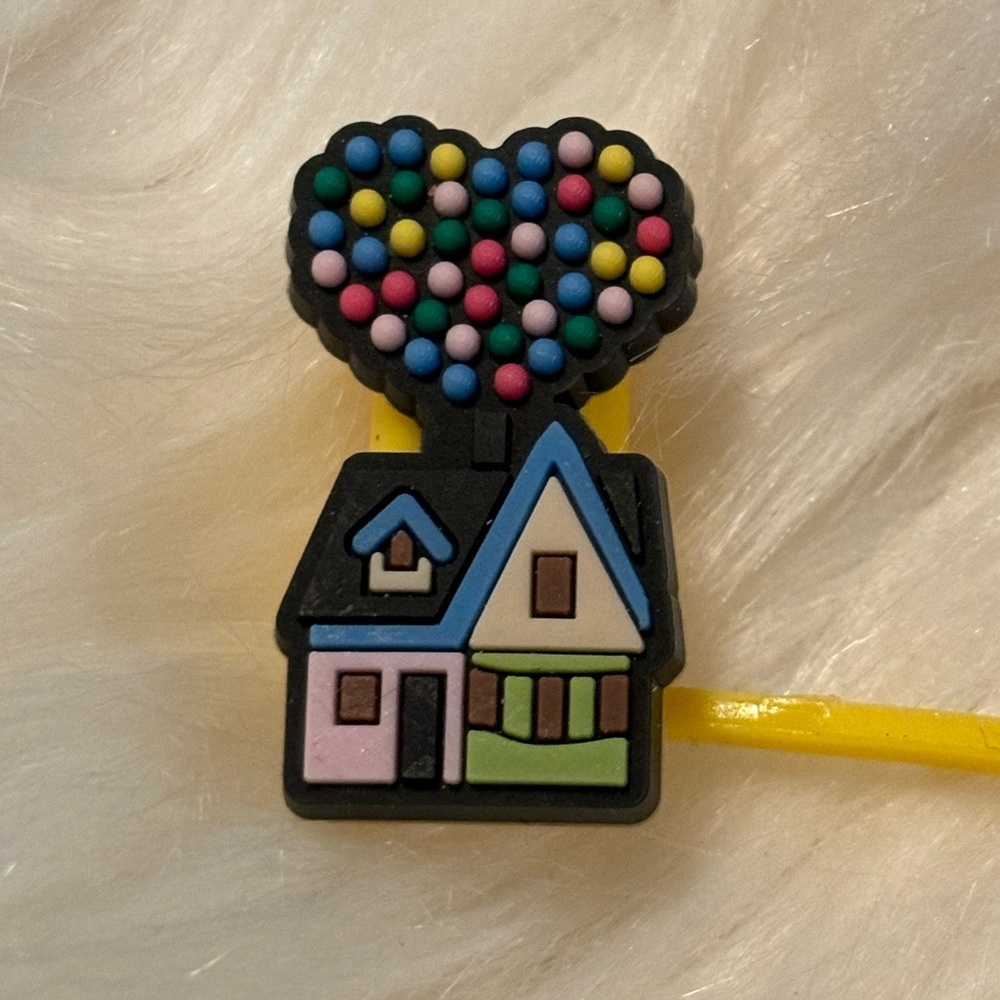 Up House Straw Topper
